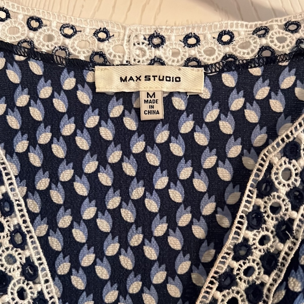 Max Studio. Size M - Picture 2 of 4